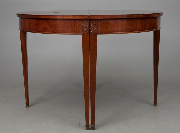 MATBORD, mahognyfanerat, gustaviansk stil, 1900-talets början.