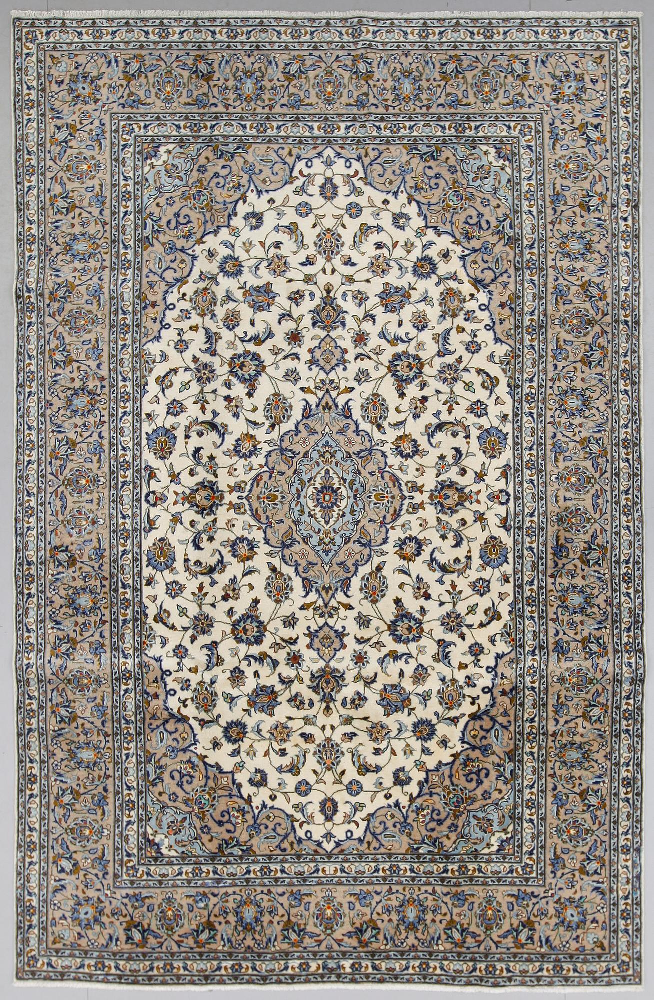 MATTA, Keshan, ca 319 x 208 cm.