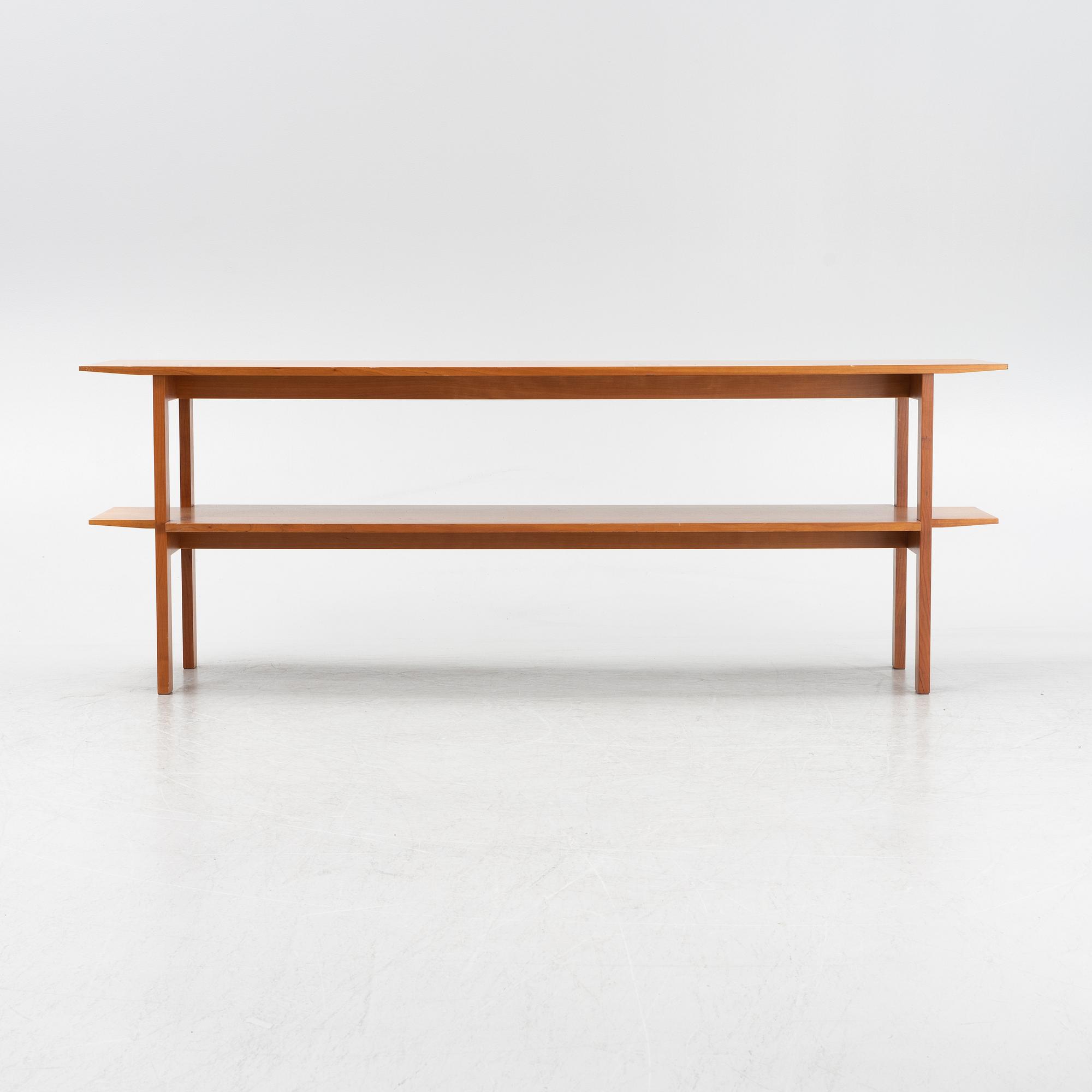 Josef Frank, biblioteksbord/ sideboard, modell 648, Firma Svenskt Tenn, efter 1985.