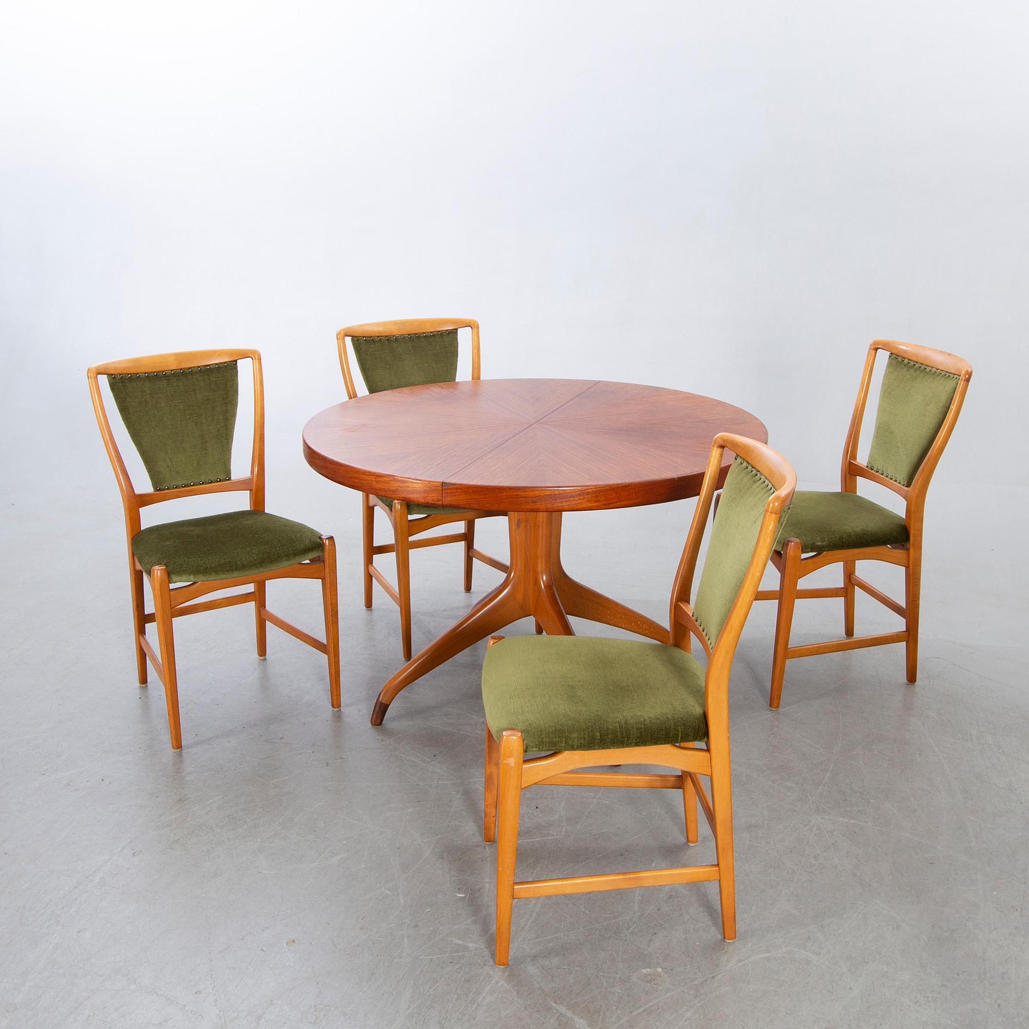 David Rosén, A table and flour chairs.