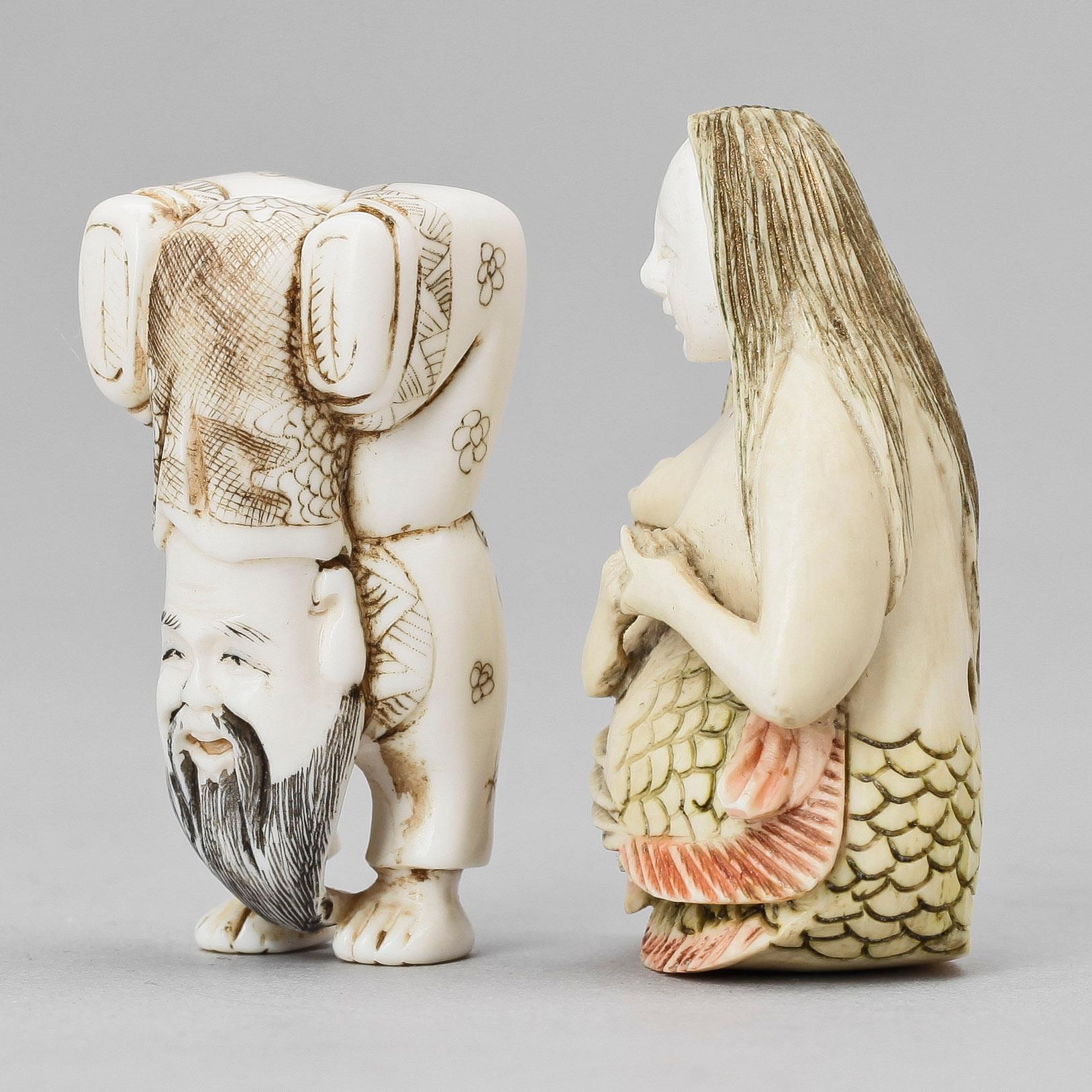 NETSUKE, 2 st, ben, Japan 1900-tal.