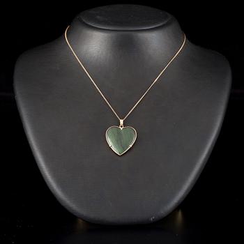 HÄNGE, guld 14K, jade/nefrit. Finska stämplar 1979. Vikt 8,2 g.