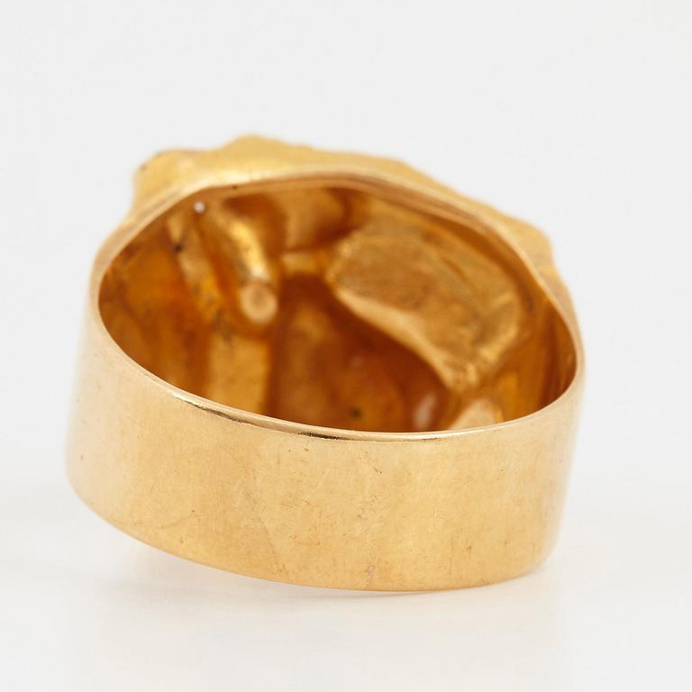 An 18K gold Lapponia ring "Samurai"  design Björn Weckström.