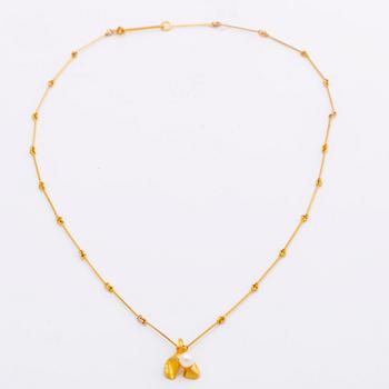 LAPPONIA pendant w chain 18k gold 1 cultured pearl approx 5 mm, length approx 45 cm.