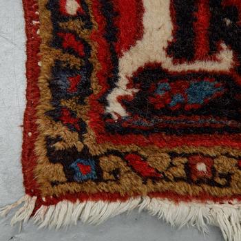 A carpet, semi-antique/old Heriz, ca 340 x 256 cm.