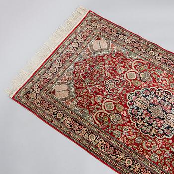 Gallerimatta, silke, orientalisk, 301 x 76 cm.