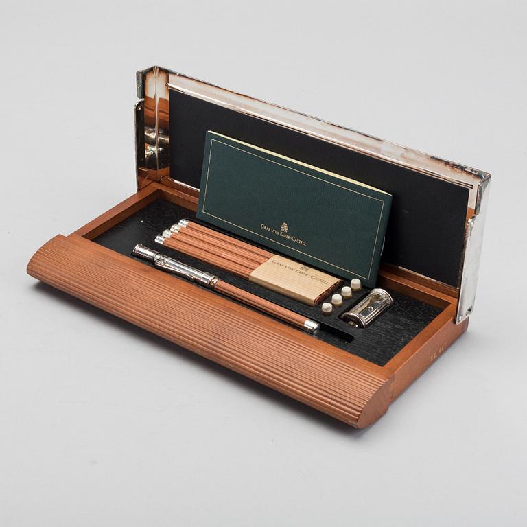 A GRAF VON FABER CASTELL "PERFECT PENCIL" DESK SET,