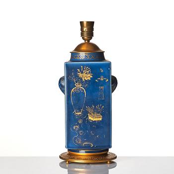 A Chinese vase, made in to a lamp late Qingdynasty/early 20th Century.