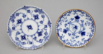 SERVISDELAR, 39 st, porslin, Musselmalet, Royal Copenhagen.