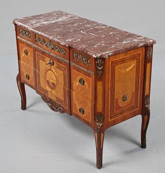 BYRÅ, gustaviansk stil, 1900-talets mitt.