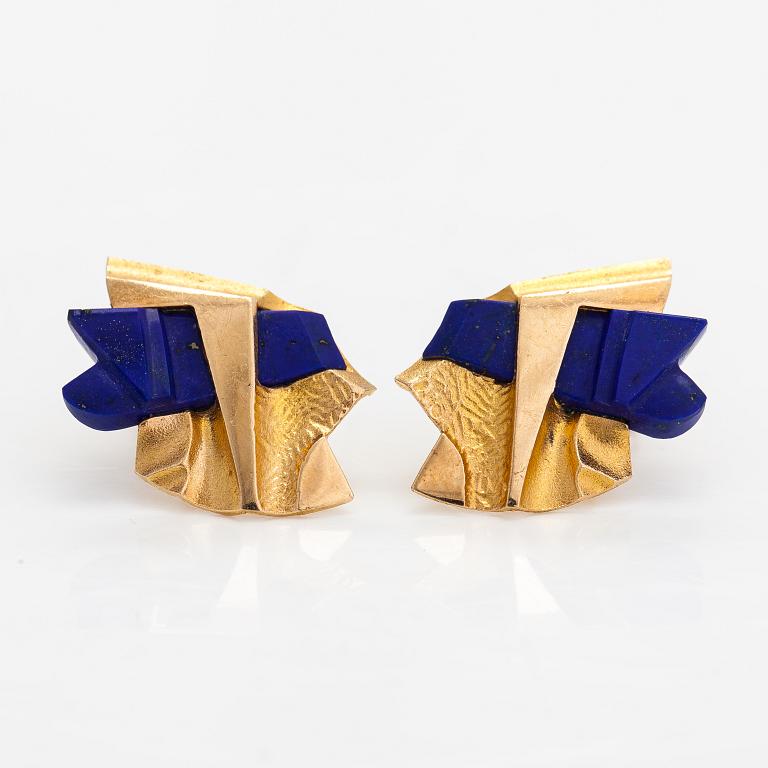 Zoltan Popovits, A pair of 14K gold earrings with lapis lazuli "Atar". Lapponia.