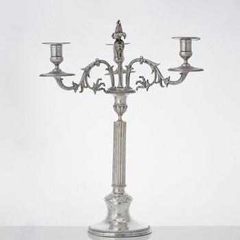 Anders Isleben, kandelabrar för tre ljus, ett par, silver, Norrköping 1793. Gustavianska.