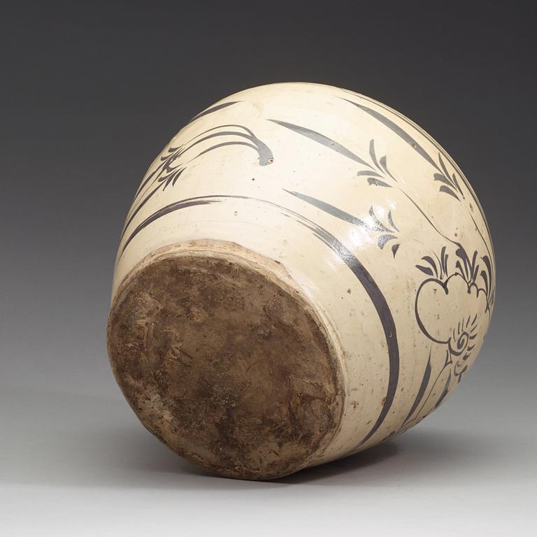 A Cizhou or Cizhou-type ware wine jar, Song/Yuan dynasty (960-1368).