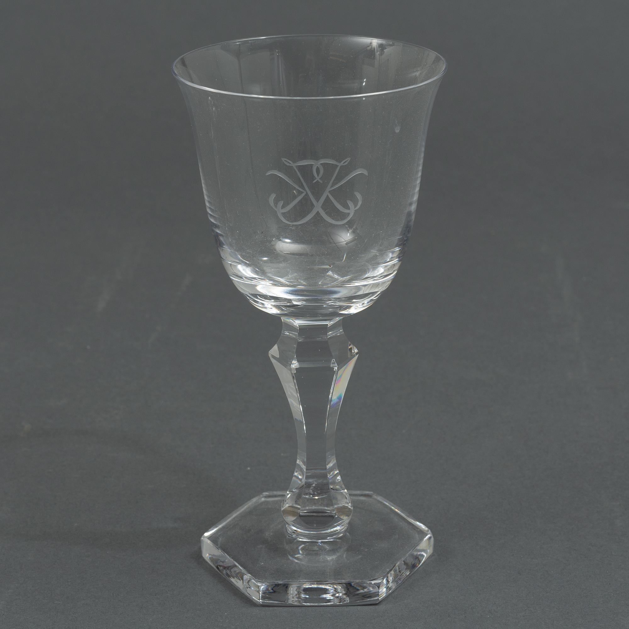 Elis Bergh, a 38-piece 'Gustaf Adolf' glass service, Kosta.