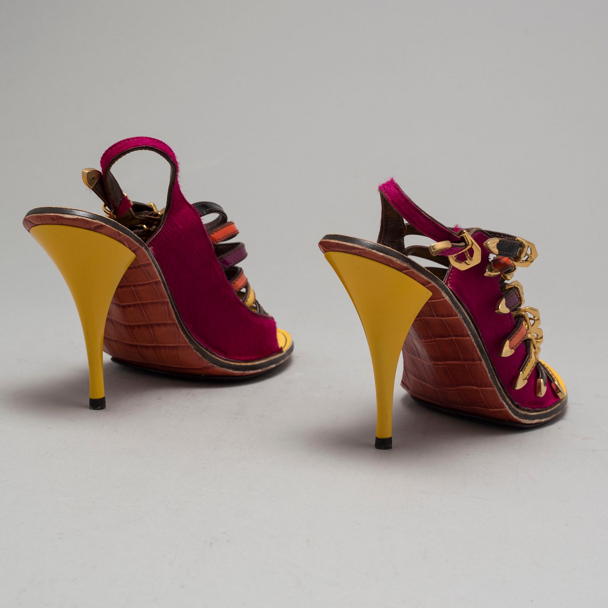 LOUIS VUITTON, pumps, storlek 39.