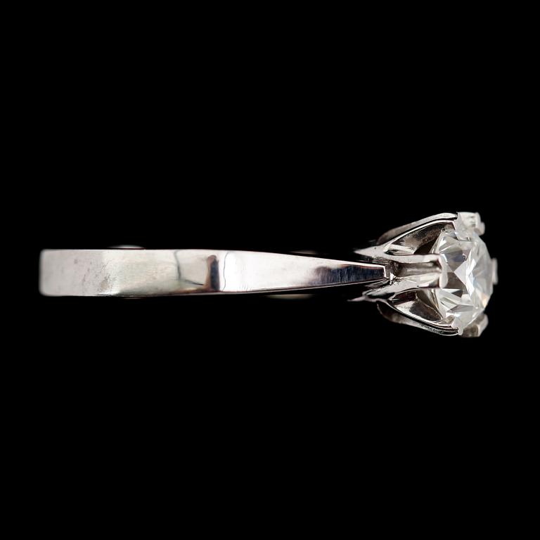 RING, 18 k vitguld, solitär briljantslipad diamant 1.00 ct.