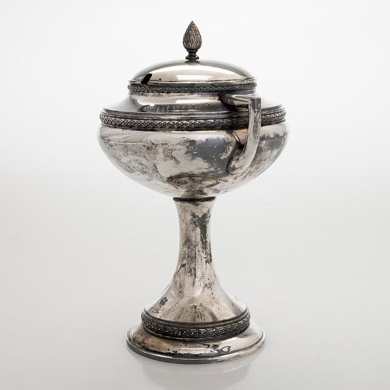 Sockerskål på fot, silver, Finlands Guldsmeds ab, Åbo 1916.