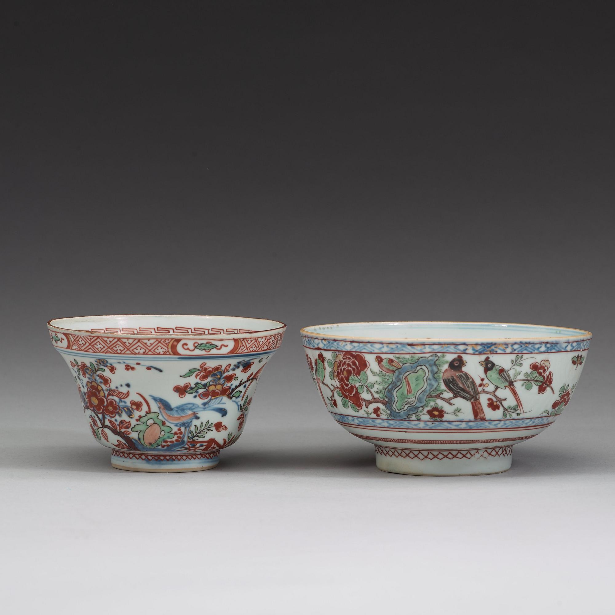 Two imari-verte 'Kakiemon' bowls, Qing dynasty, 18th Century.