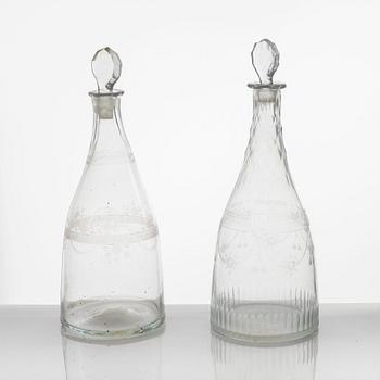 Karaffer, 2 st, glas, gustavianska, omkring år 1800.