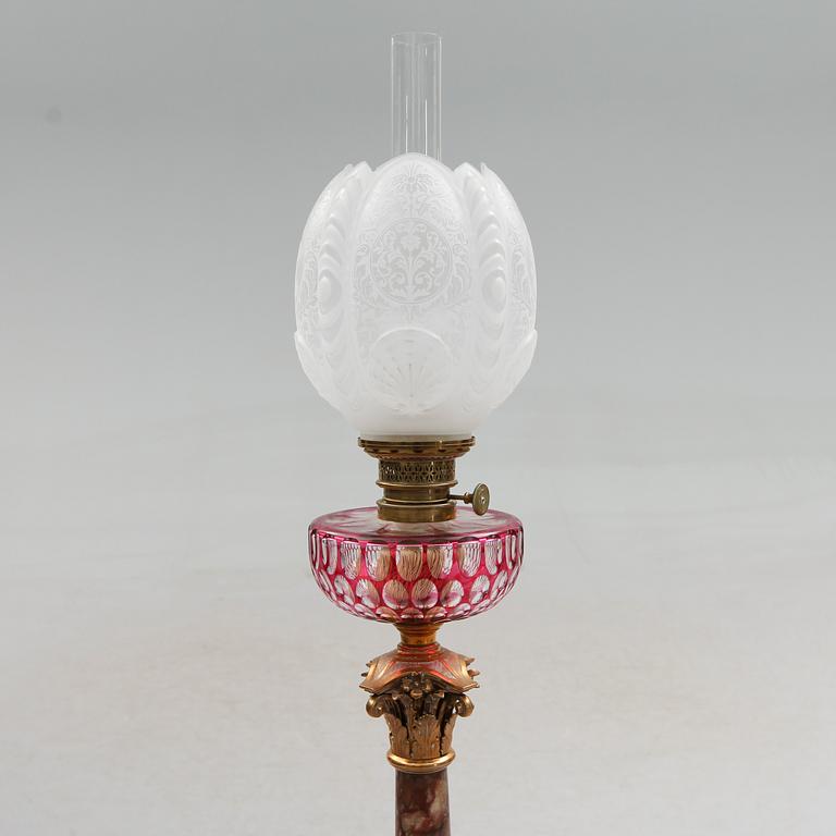 BORDSFOTOGENLAMPA, marmor och mässing, 1800-/1900-tal.