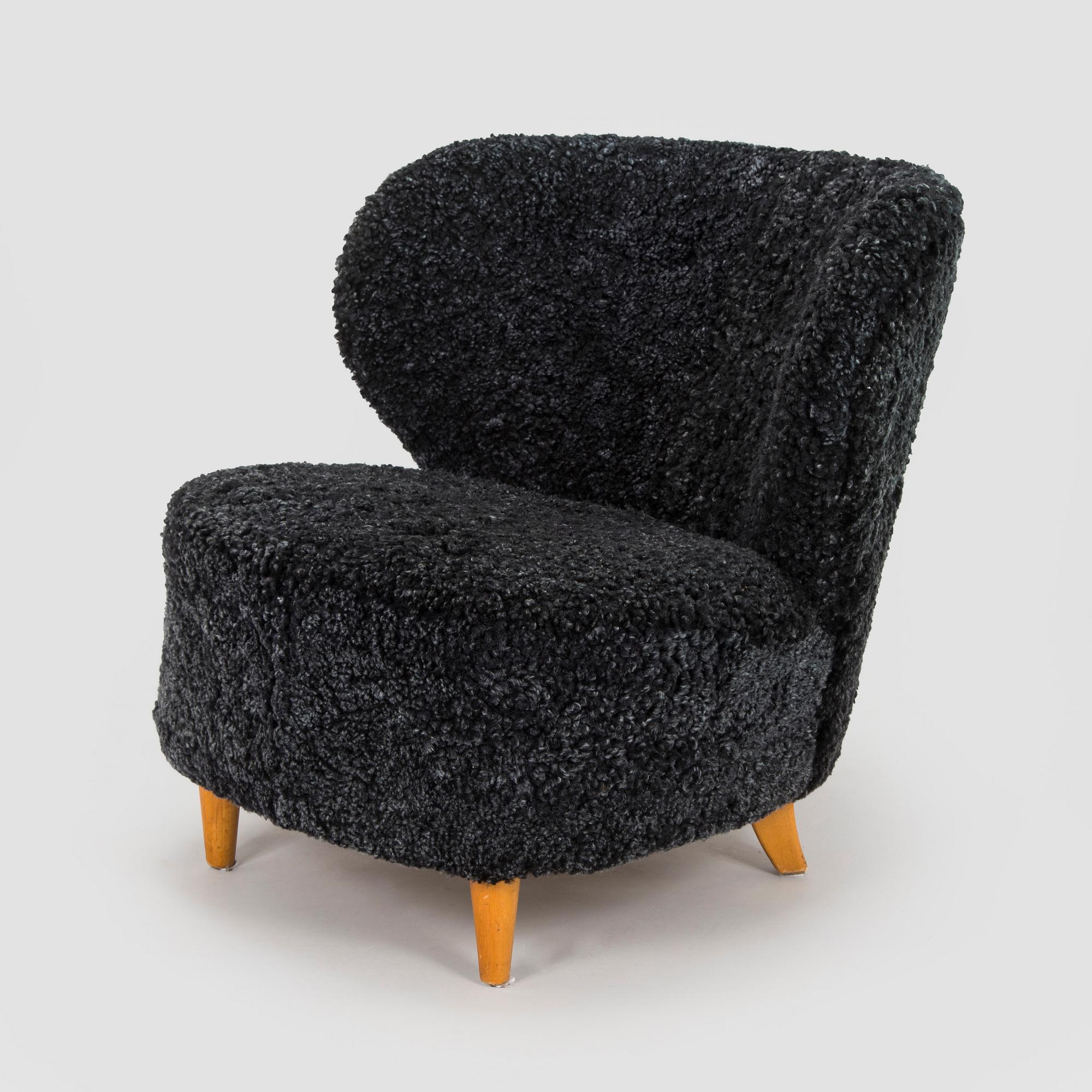 A mid-20th century armchair.