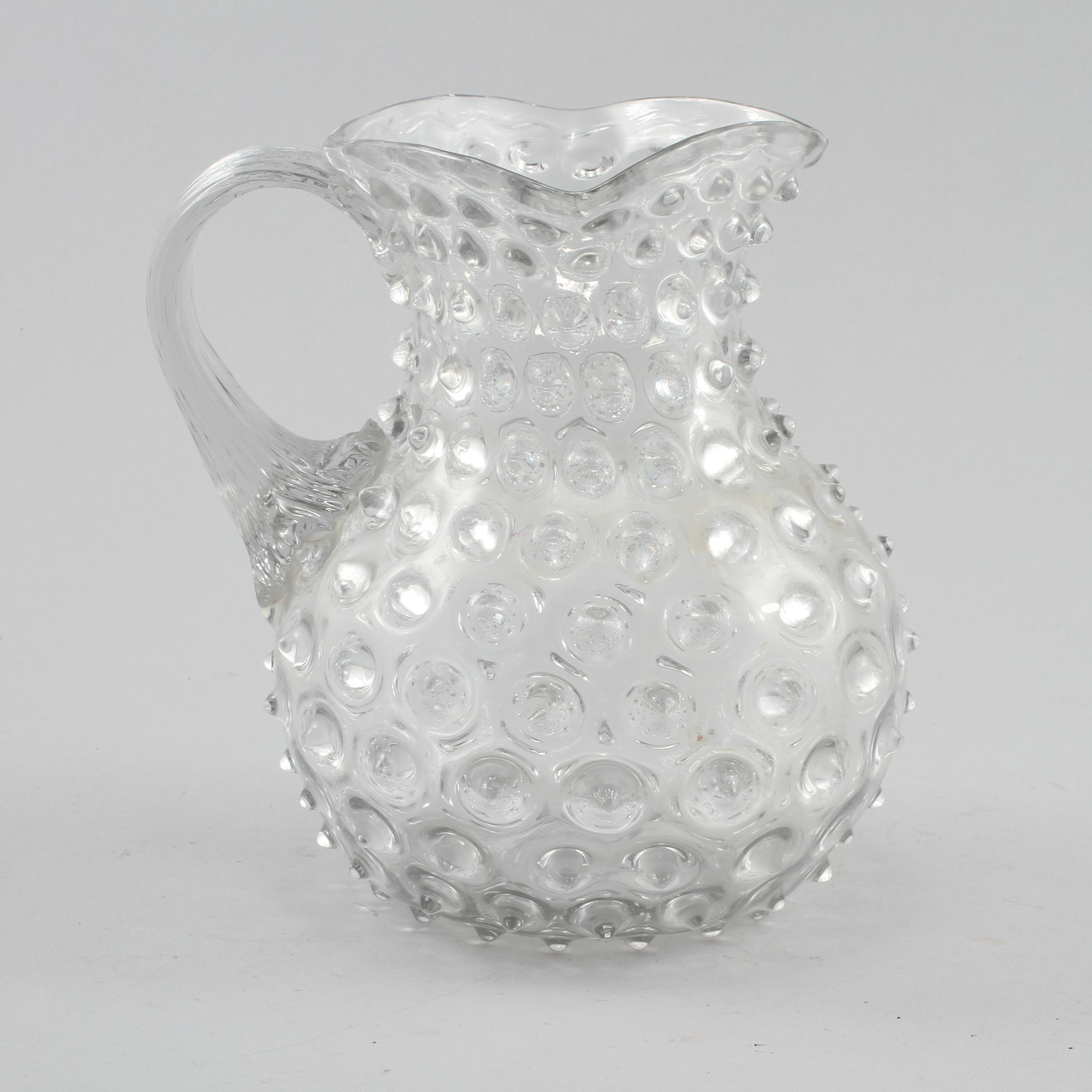 TILLBRINGARE, glas, s.k. Hobnail pitcher, 1900-talets början.