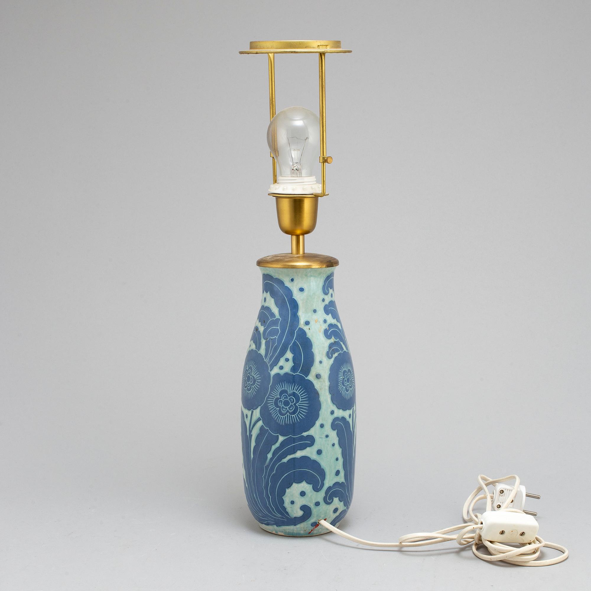 JOSEF EKBERG, bordslampa,  stengods, Gustavsberg, signerad och daterad 1928.