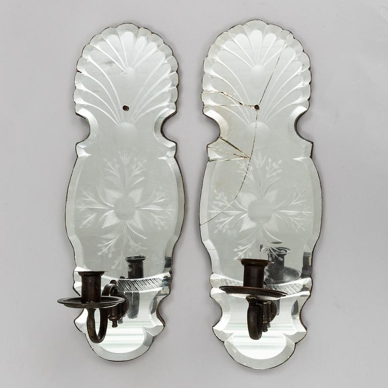 SPEGELLAMPETTER, ett par, barock, 1700-tal.