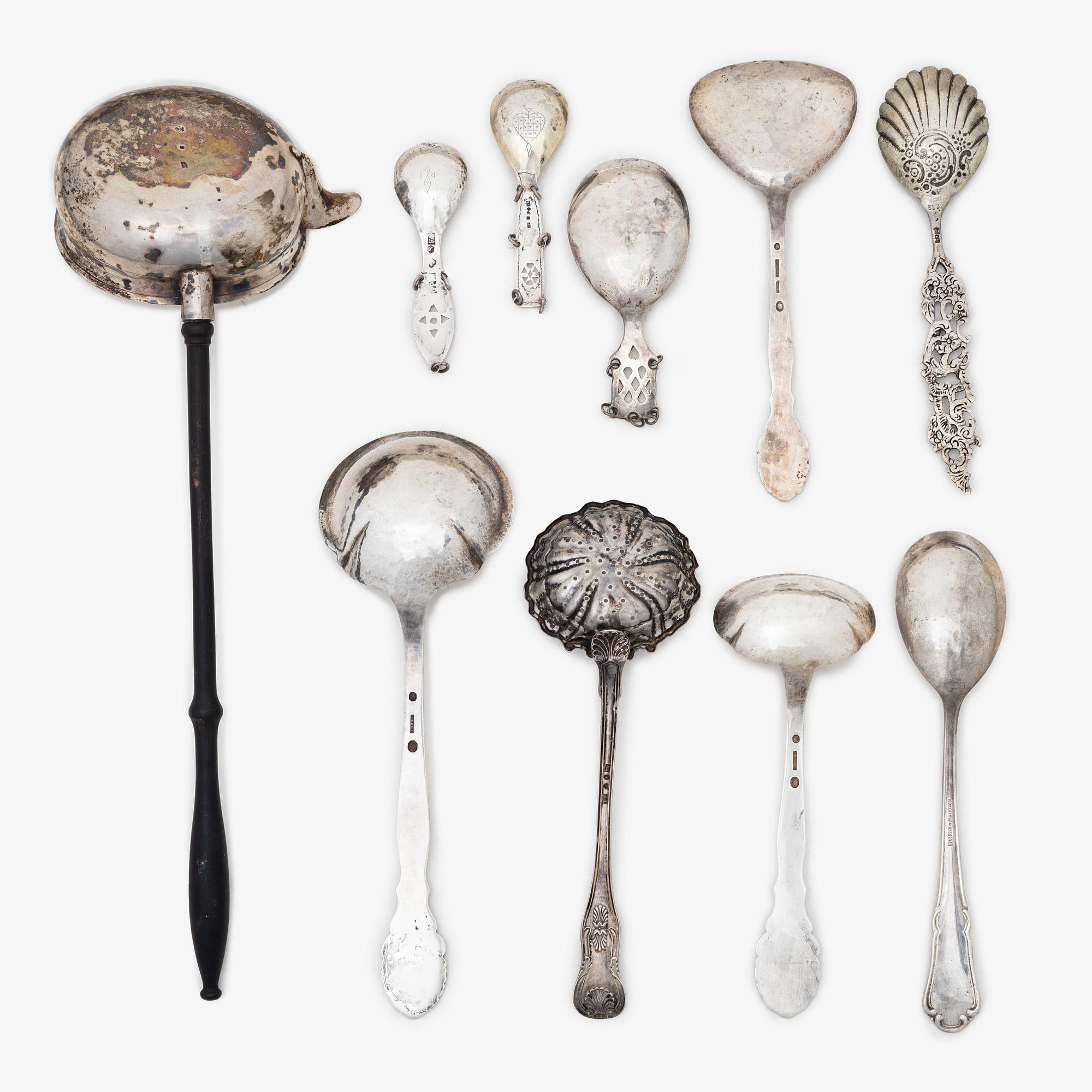 Serveringsbestick och skrammelskedar, 10 st, silver, 1800-1900-tal.