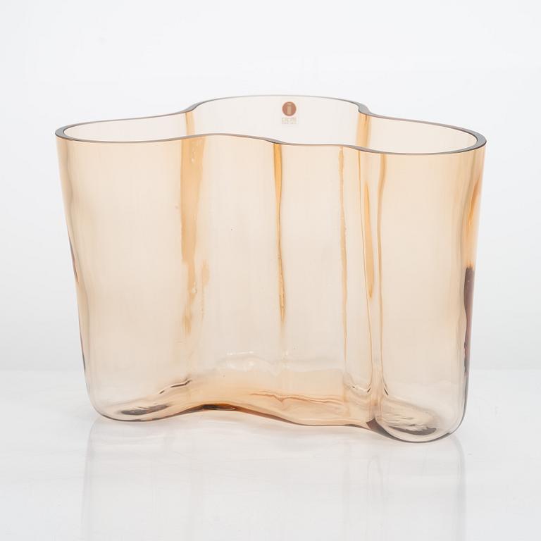 Alvar Aalto, vas, glas, "3030", 60-års jubileumsvas, signerad Alvar Aalto Iittala 1936-1996.