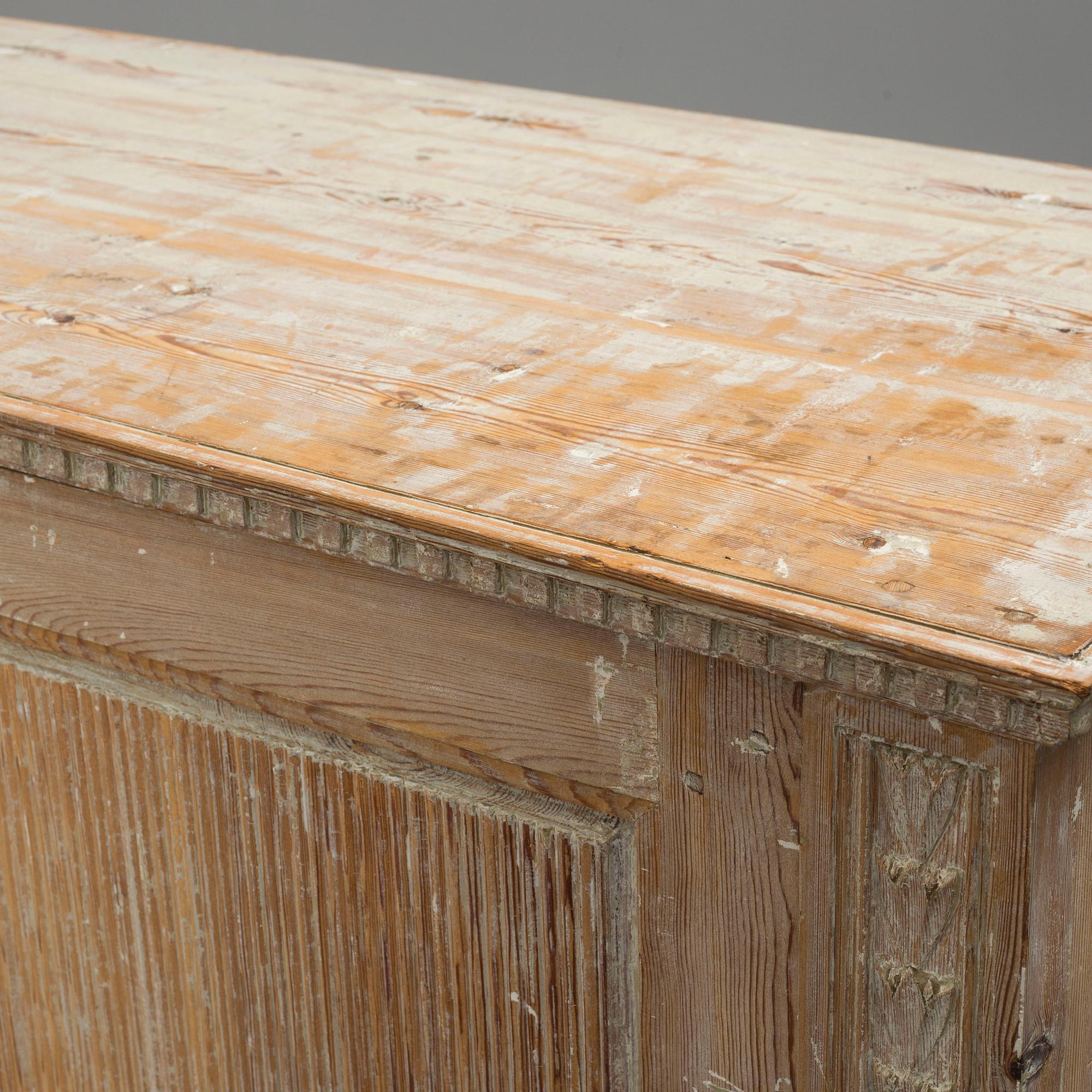 A Gustavian sideboard, circa 1800.