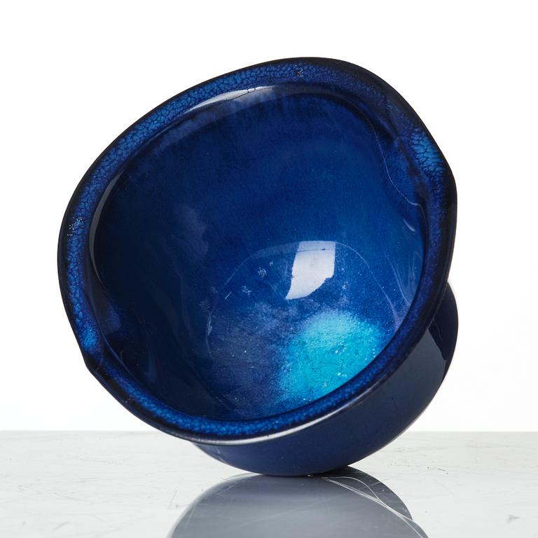 Wilhelm Kåge, two stoneware bowls, Gustavsberg Studio 1945.