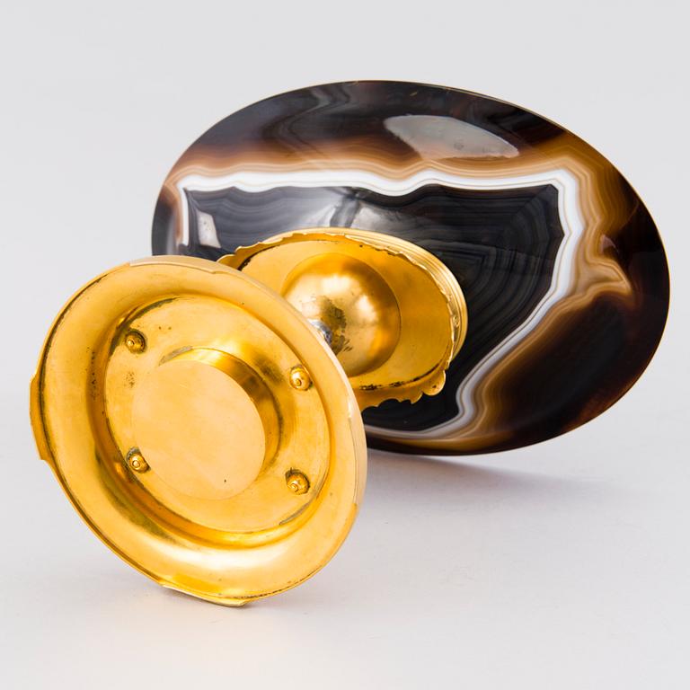 TAZZA, förgylld mässing och agat, 1800-talets andra hälft.