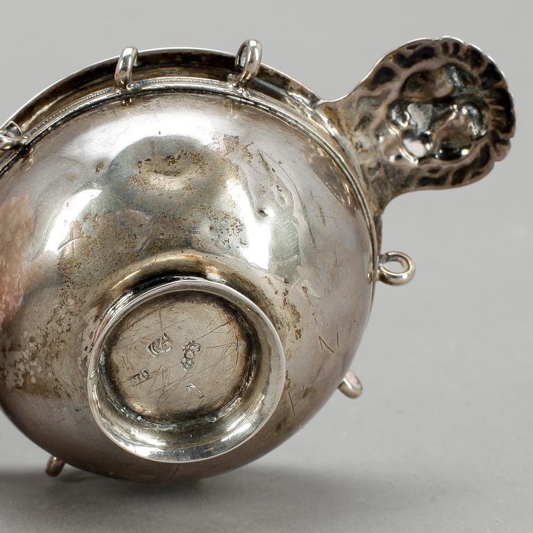 SUPKOPP, silver,Nils Öhstedt, Piteå, 1833. Vikt ca 46 gram.