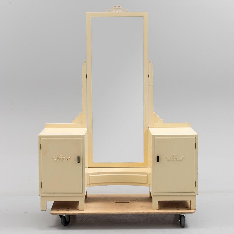 A 1920s dressing table.