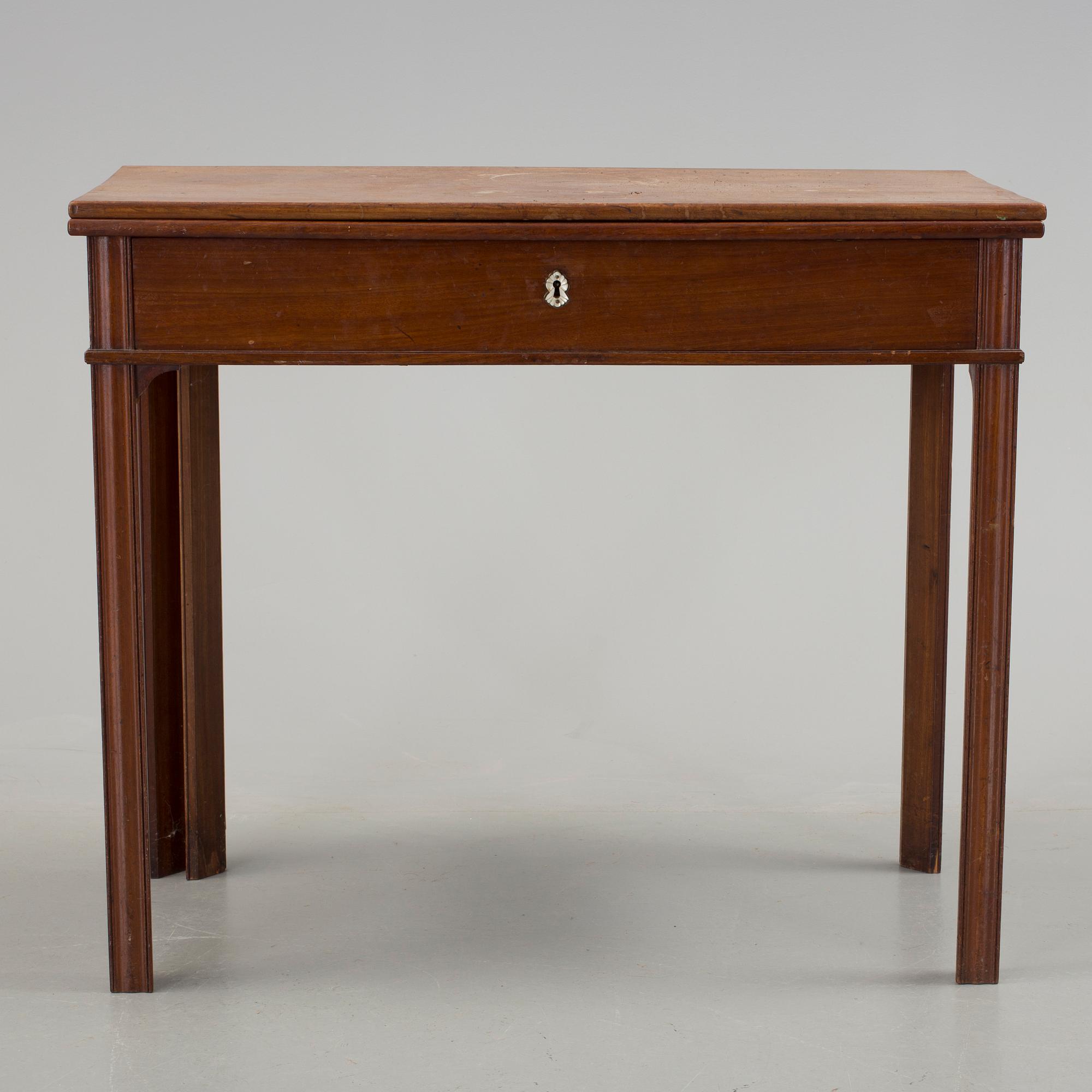 SPELBORD, sengustavianskt, omkring år 1800.