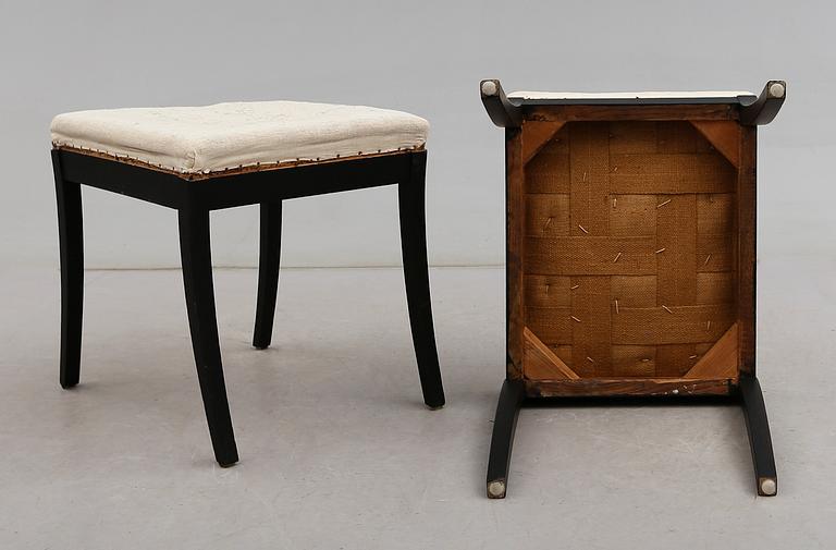 TABURETTER, 1 par, empire, 1800-talets första hälft.