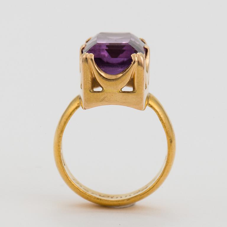 RING med ametist.