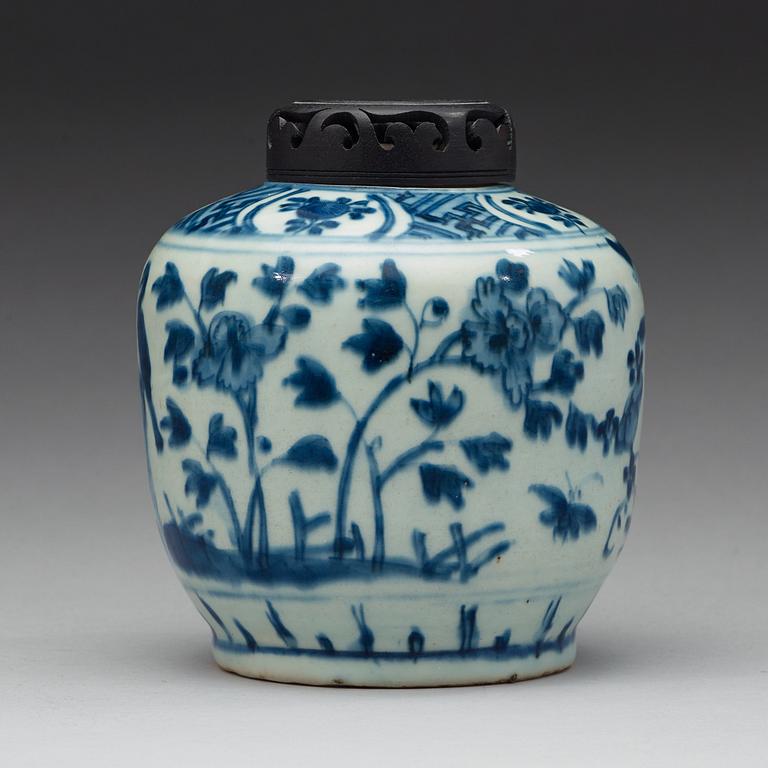 A blue and white jar, Ming dynasty, 17th Century.