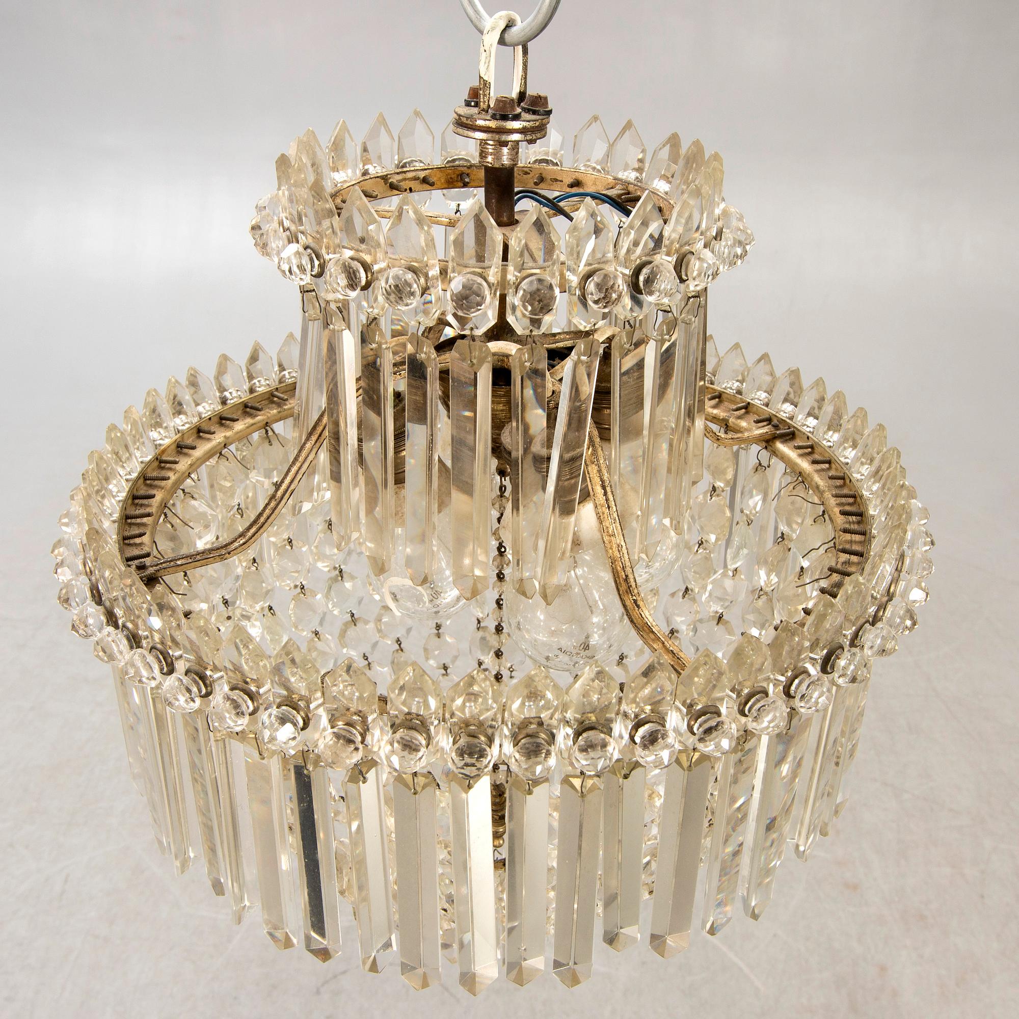 An early 20th Century chandelier.