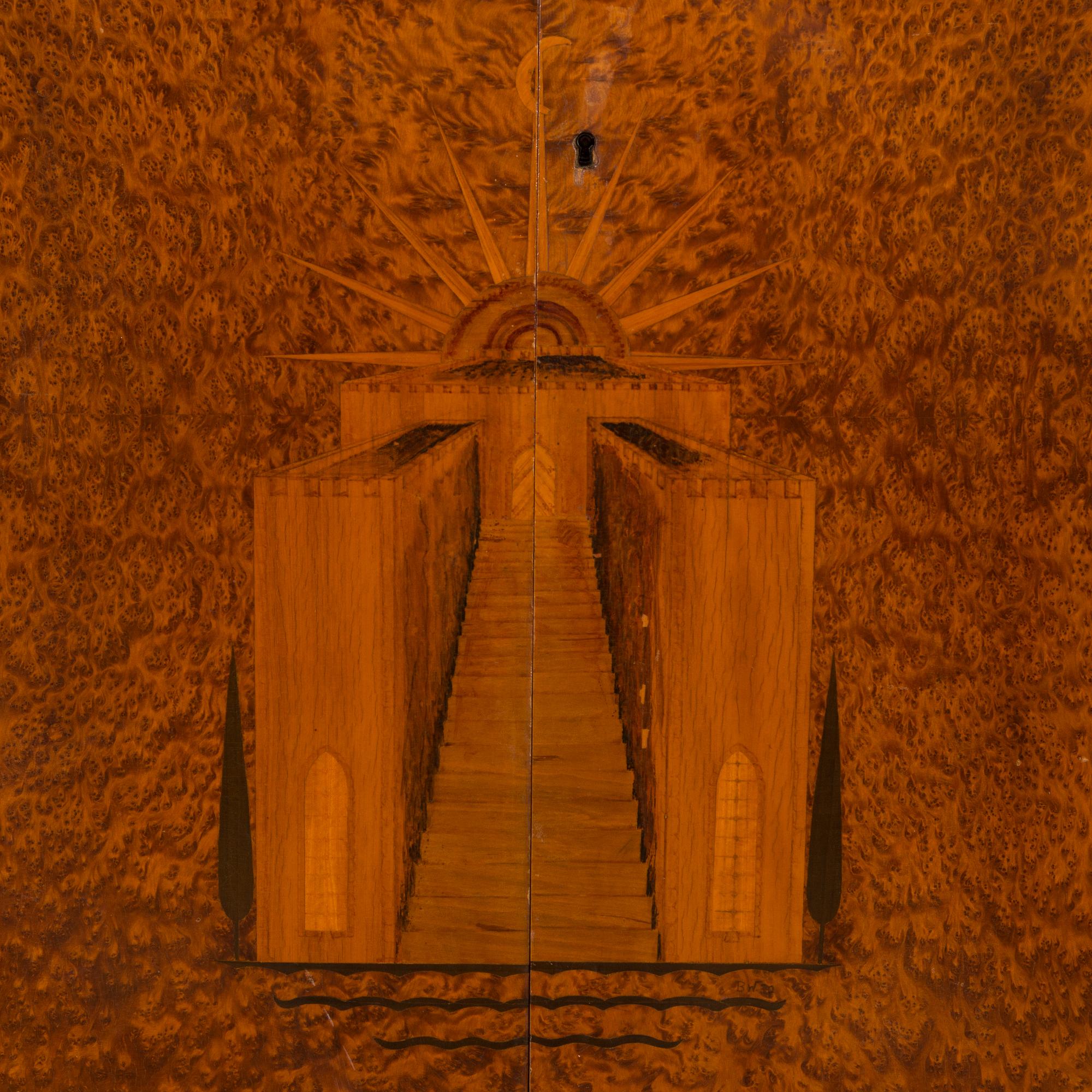 A 1930 cabinet manufactured by Hovleverantör Otto Wrellings Verkstäder Umeå.