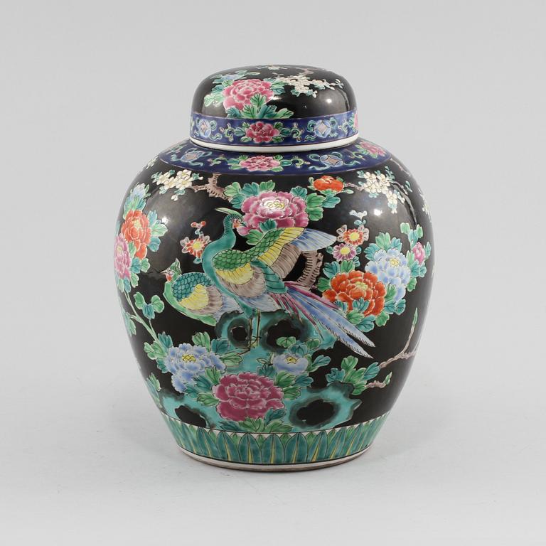 LOCKBOJAN, porslin, Kina, 1900-tal.