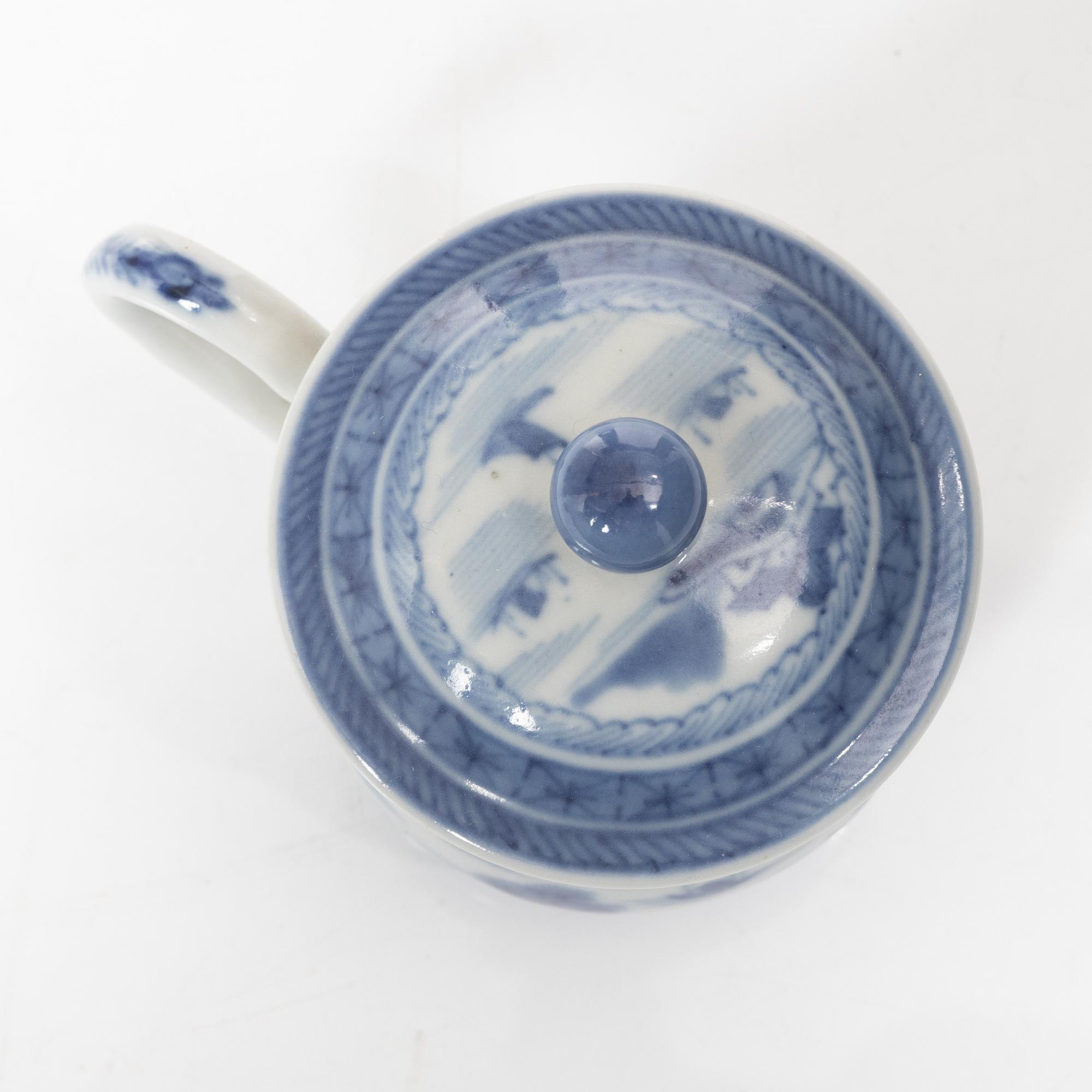 Cremekoppar, sex stycken, porslin, Kina, Qingdynastin, omkring 1800.