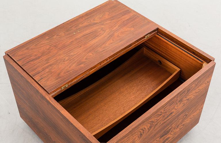 VERNER PANTON, a bar cabinet and couch, designed 1961. Cites-certificate.