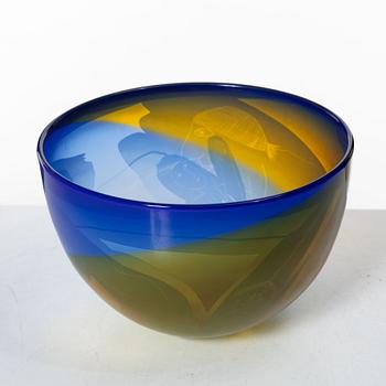 Ann Wolff (Wärff), a bowl, Stenhytta Glass Studio Transjö, blown by Wilke Adolfsson, 1982.