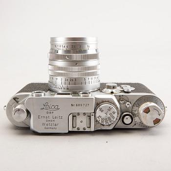 Leica Camera AG, Leica, Kamera, Drp Ernst Leitz Wetzlar Germany nr 689727, med tillbehör.