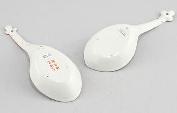 SKEDAR, 2 st, porslin, Kina, 1900-tal, märkta med Guangxu sex karaktärers märke.