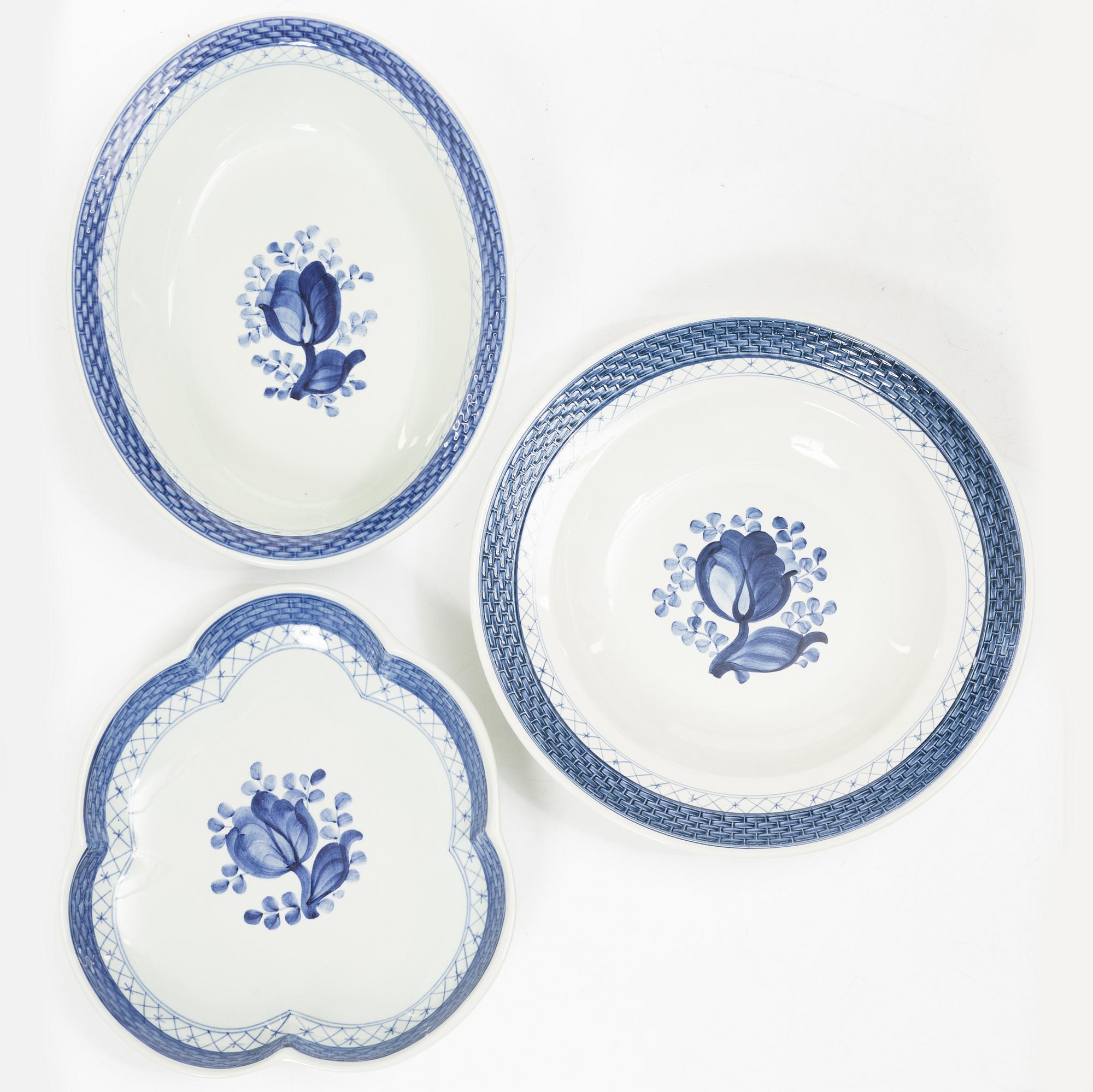 Royal Copenhagen, Dinner service, 94 pieces, earthenware, “Tranquebar”, Aluminia, Denmark.