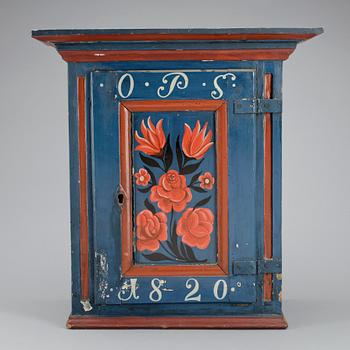VÄGGSKÅP, allmoge, märkt 1820.