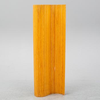 ALVAR AALTO, A pinewood screen, for Artek, Finland. Late 20th century.